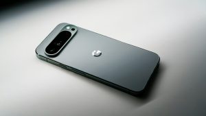 Pixel 8 vs. Pixel 7a: A Shifting Compact Strategy