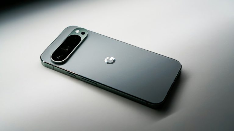Pixel 8 vs. Pixel 7a: A Shifting Compact Strategy